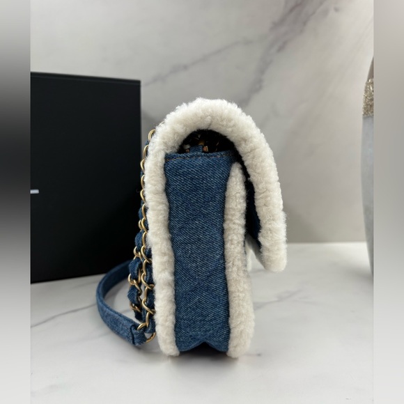 🔥CHANEL•Limited Edition Egyptian Collection Denim & Sherpa Medium Flap Bag - Picture 3 of 9